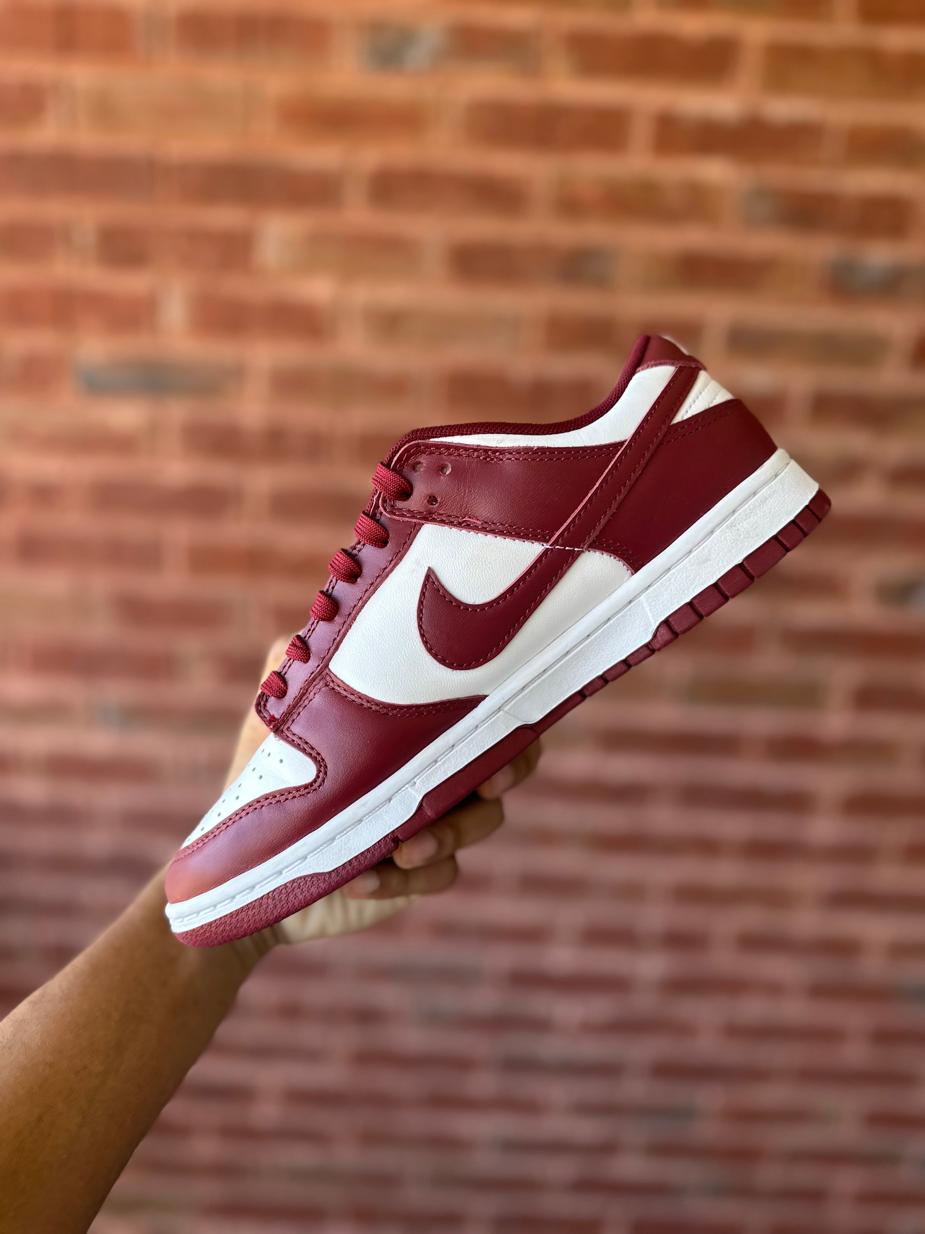 Size 8 - Dunk low Team red