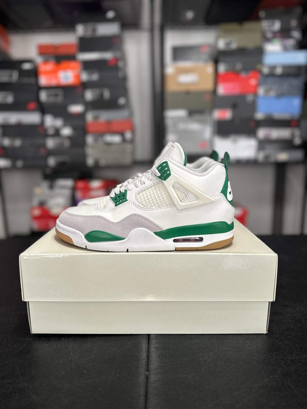 Size 9.5 - j4 pine green