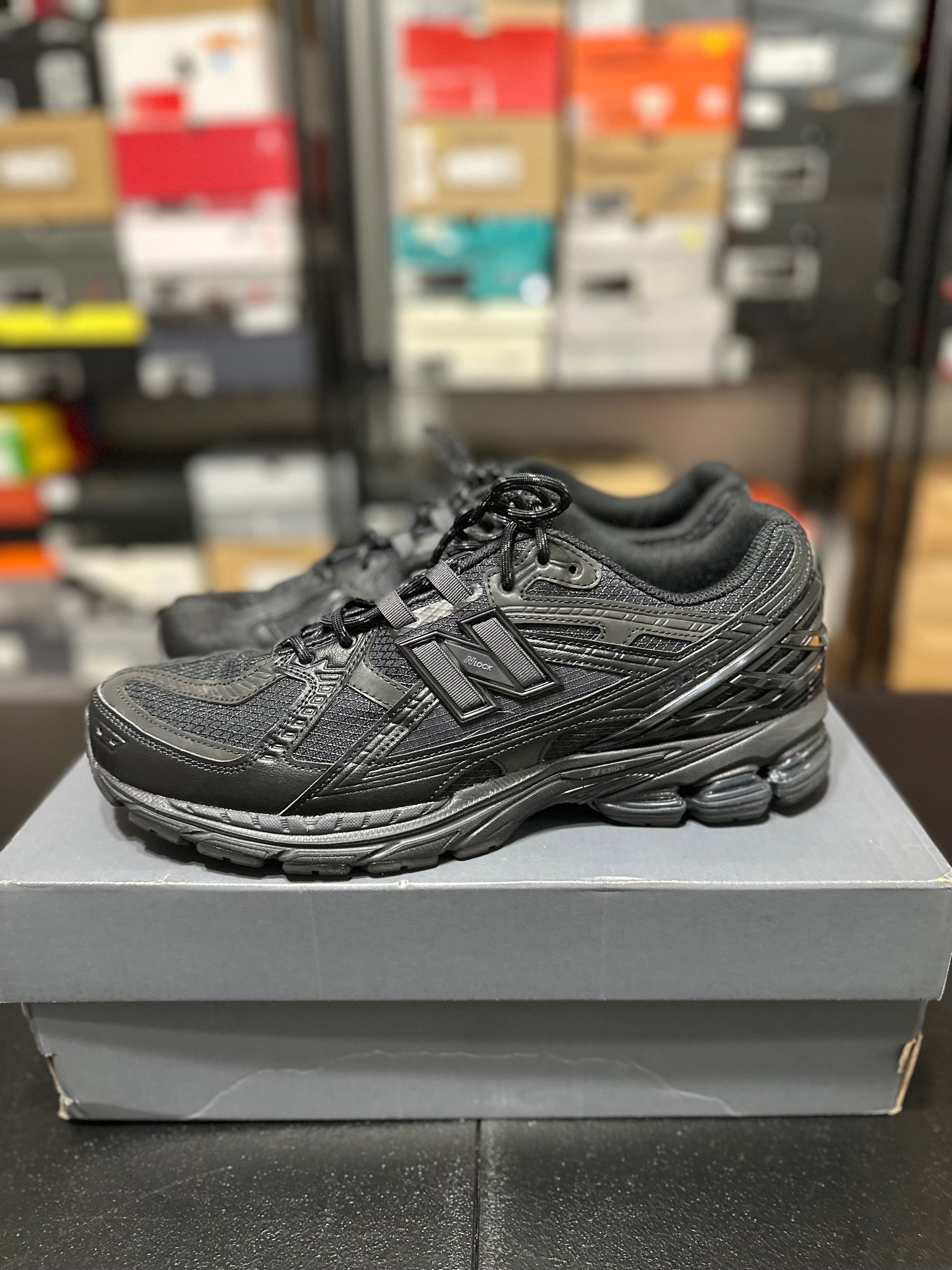 Size 12 - NB 1906r black patent