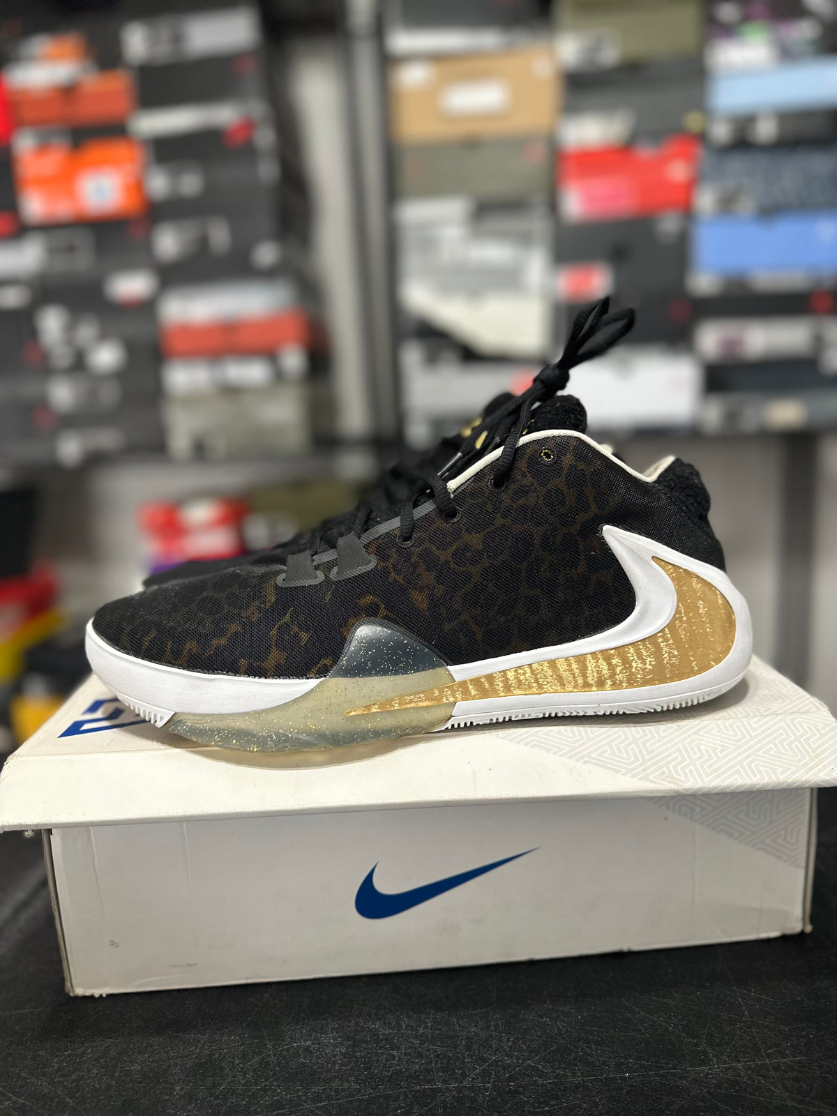 Size 13 - zoom freak 1 coming to America