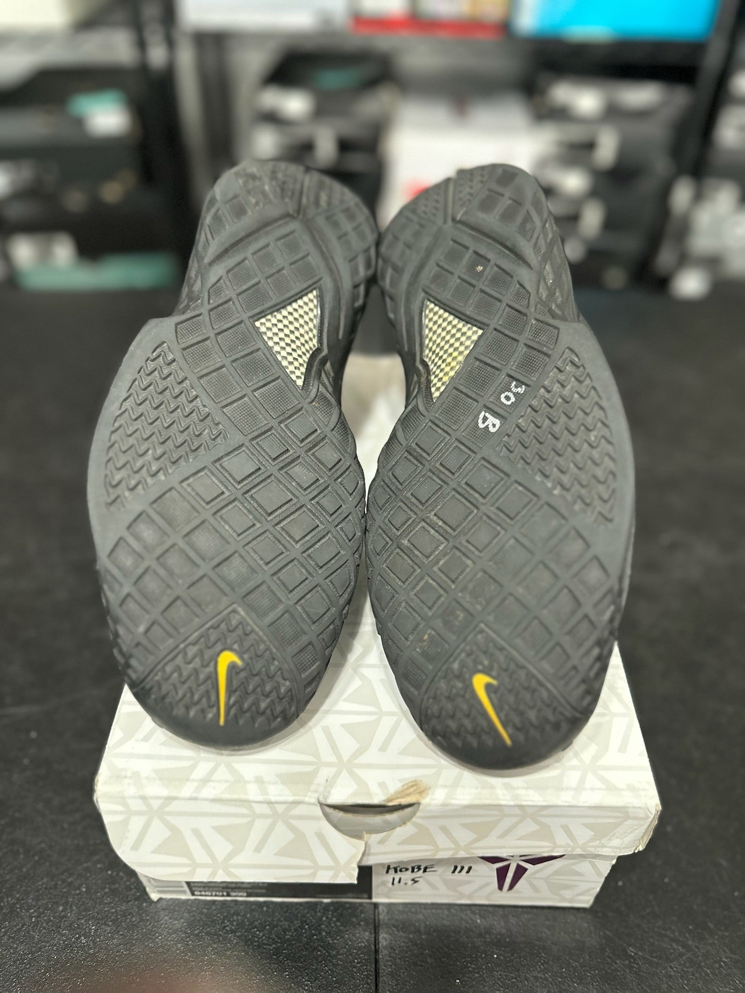 Size 11.5 - Kobe 3 Orca