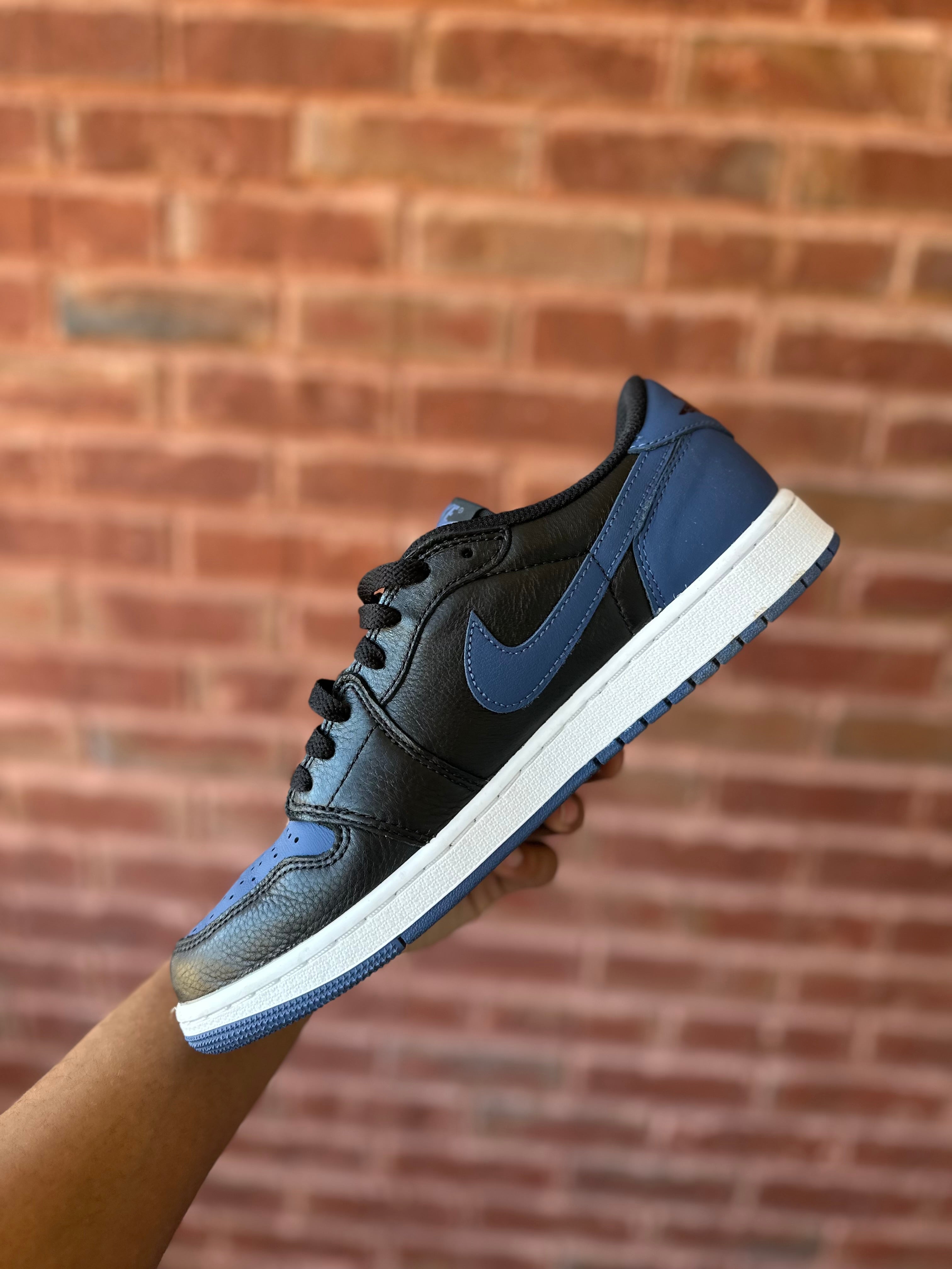 Size 9.5 - Jordan 1 low mystic navy