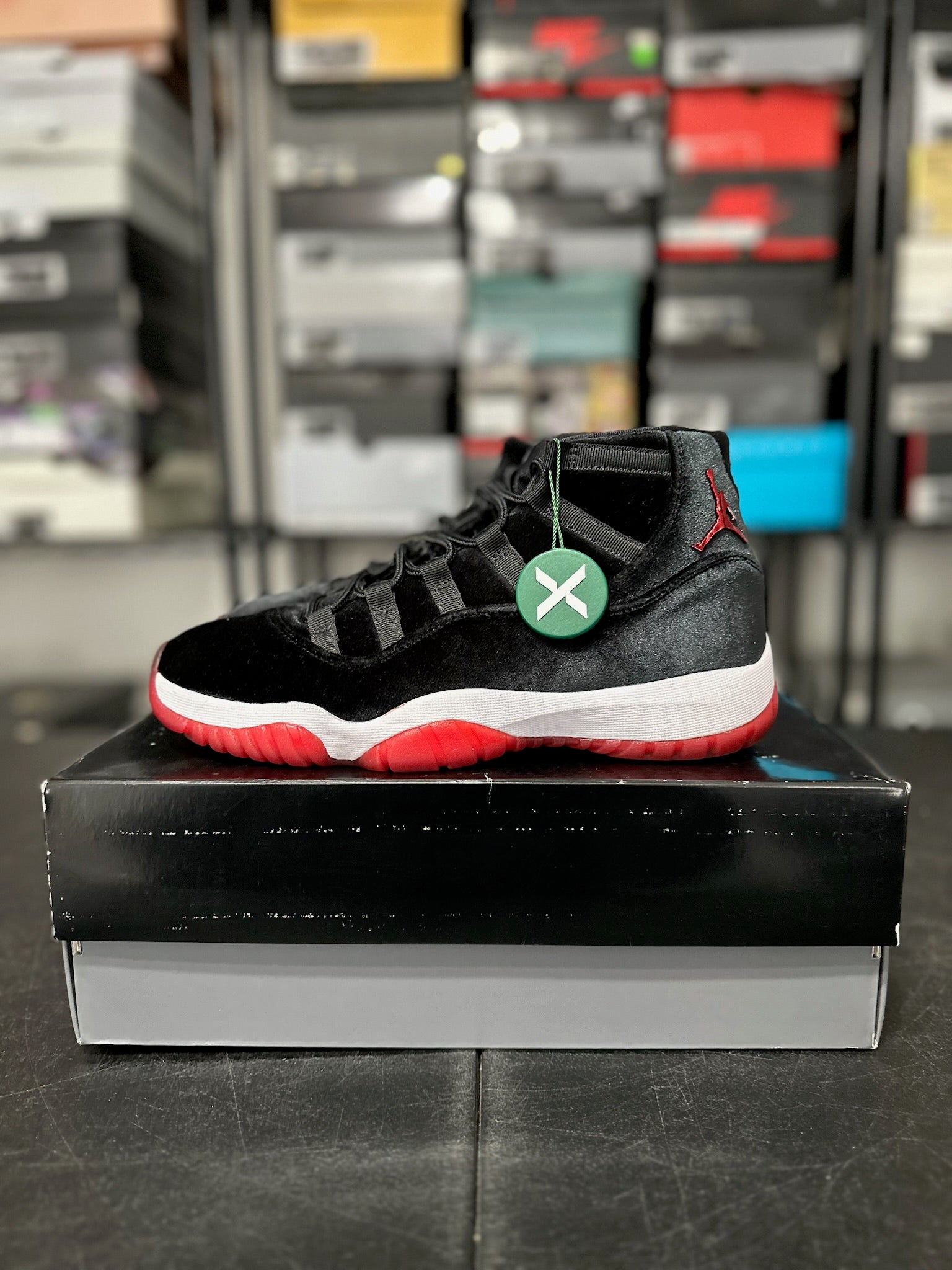 Size 9 - (10.5W) J11 Bred Velvet