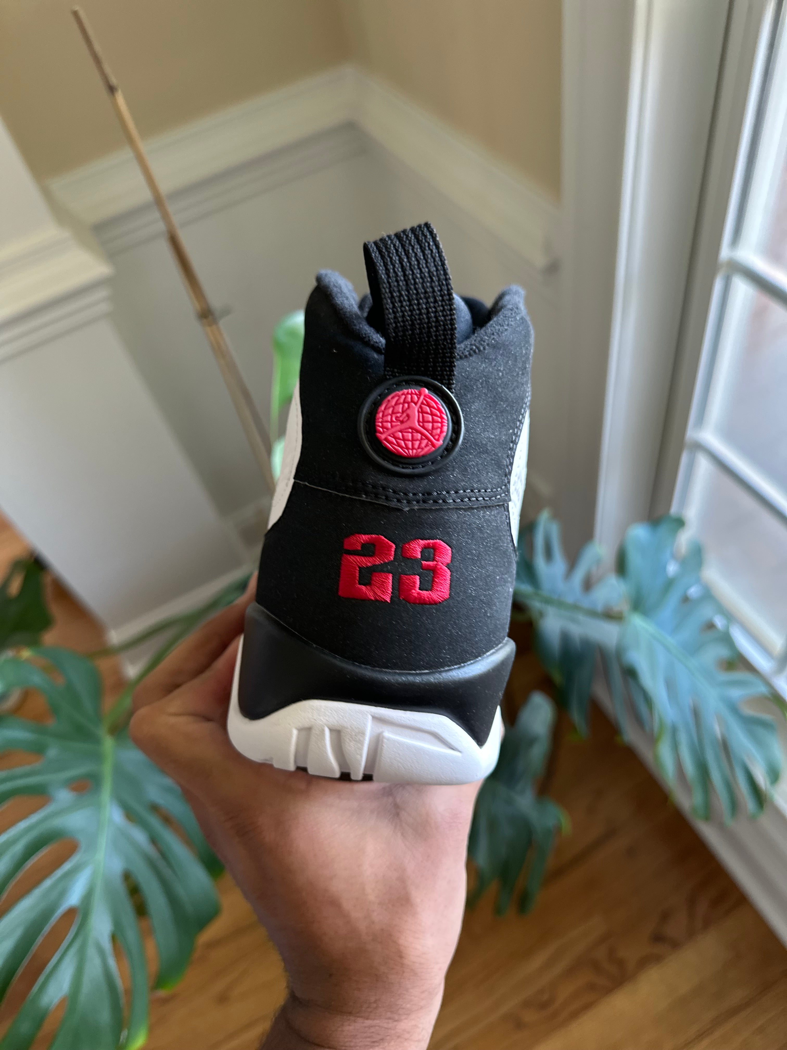 Size 11 - J9 space jam