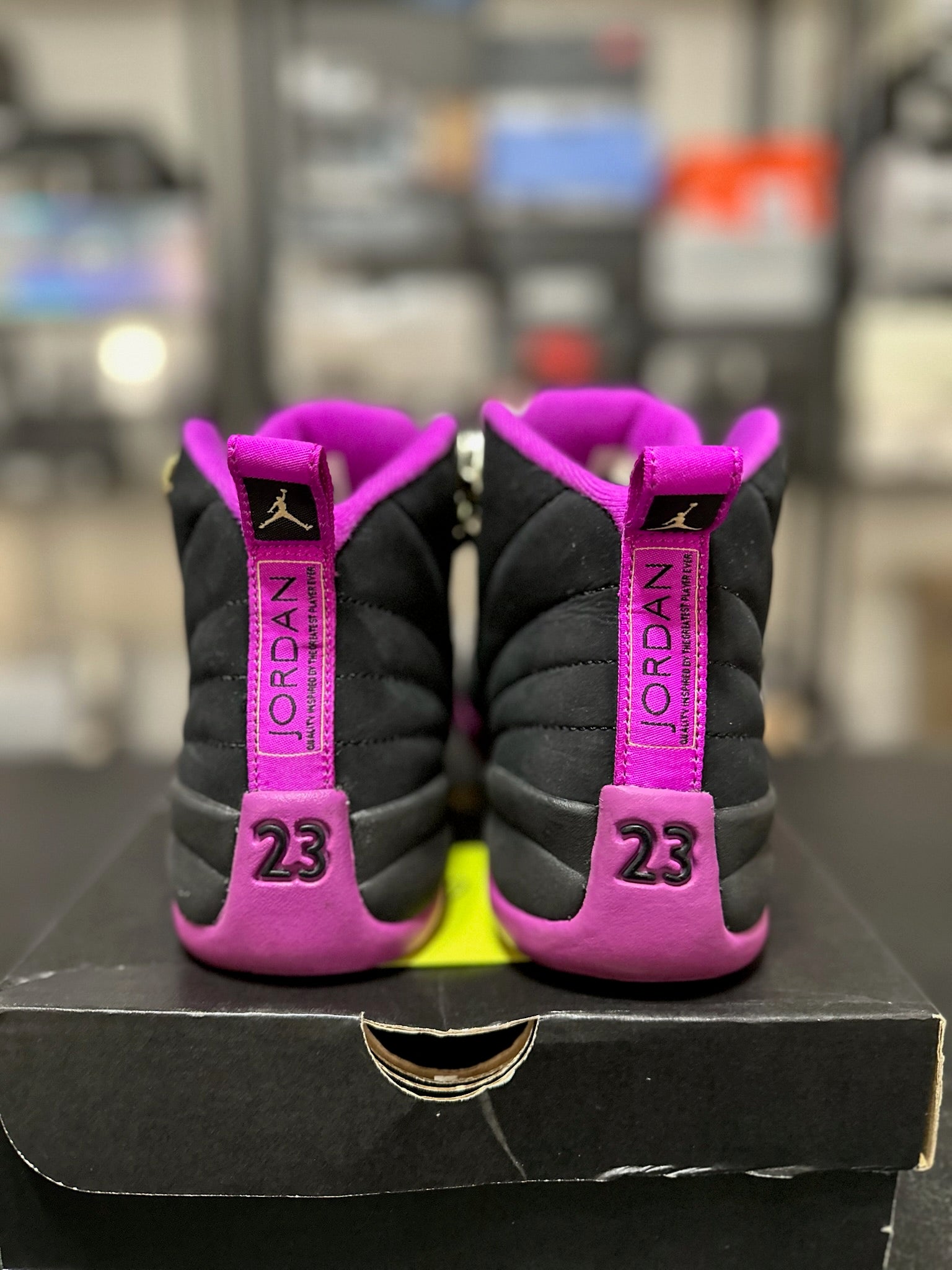 Size 5Y - J12 Hyper Violet