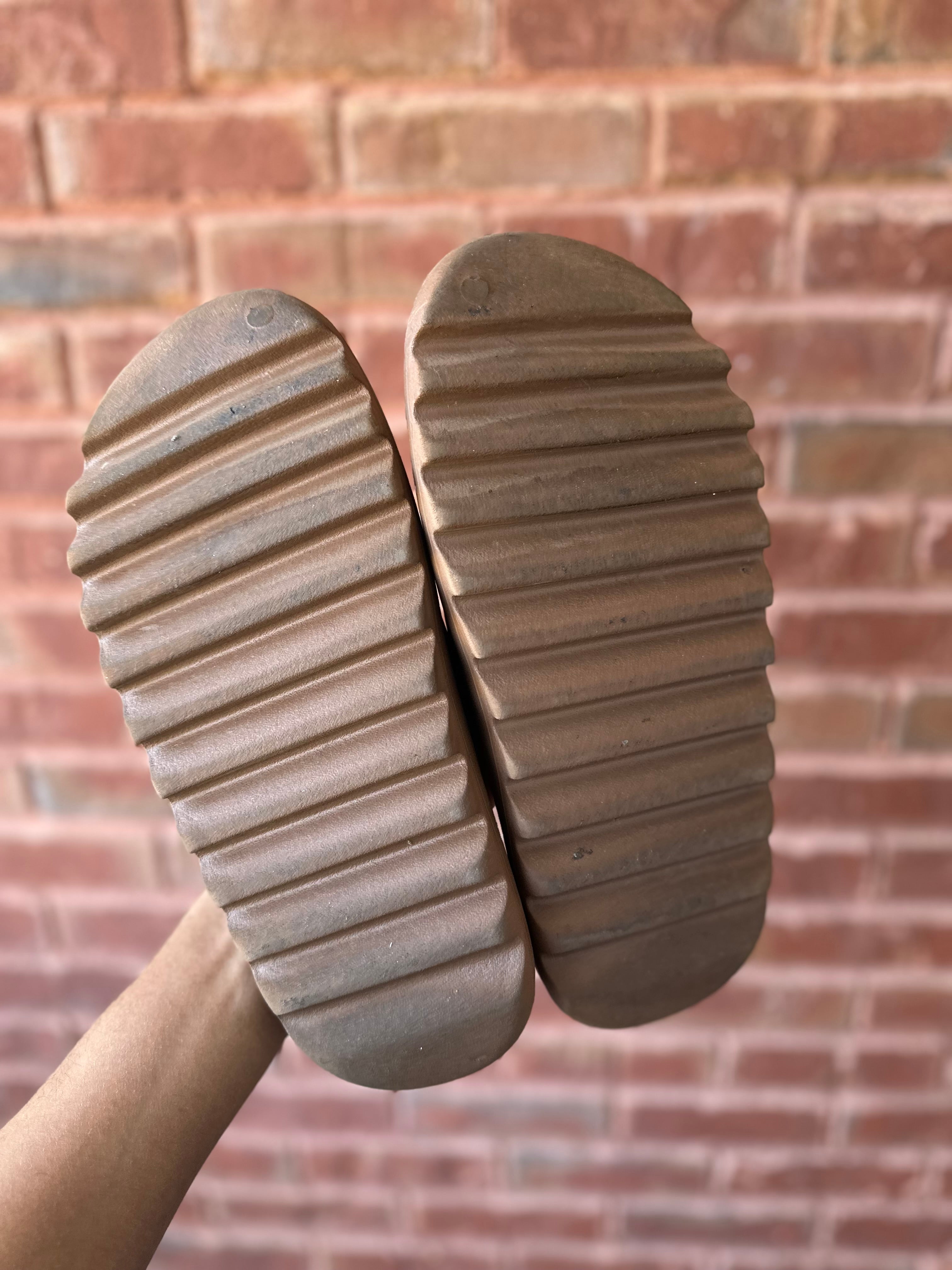 Size 12 - YZY slide Flax