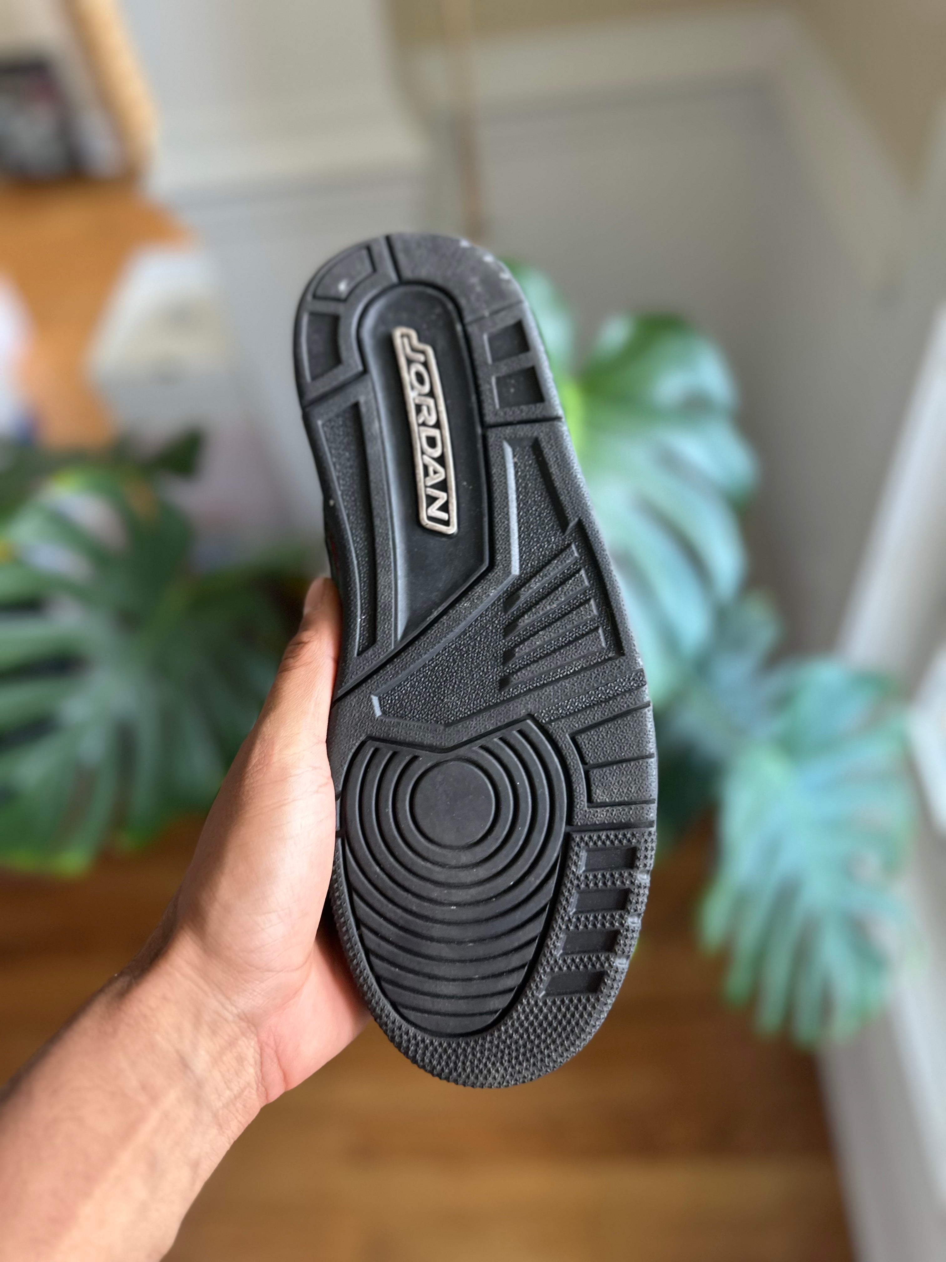 Size 8 - J3 black cat