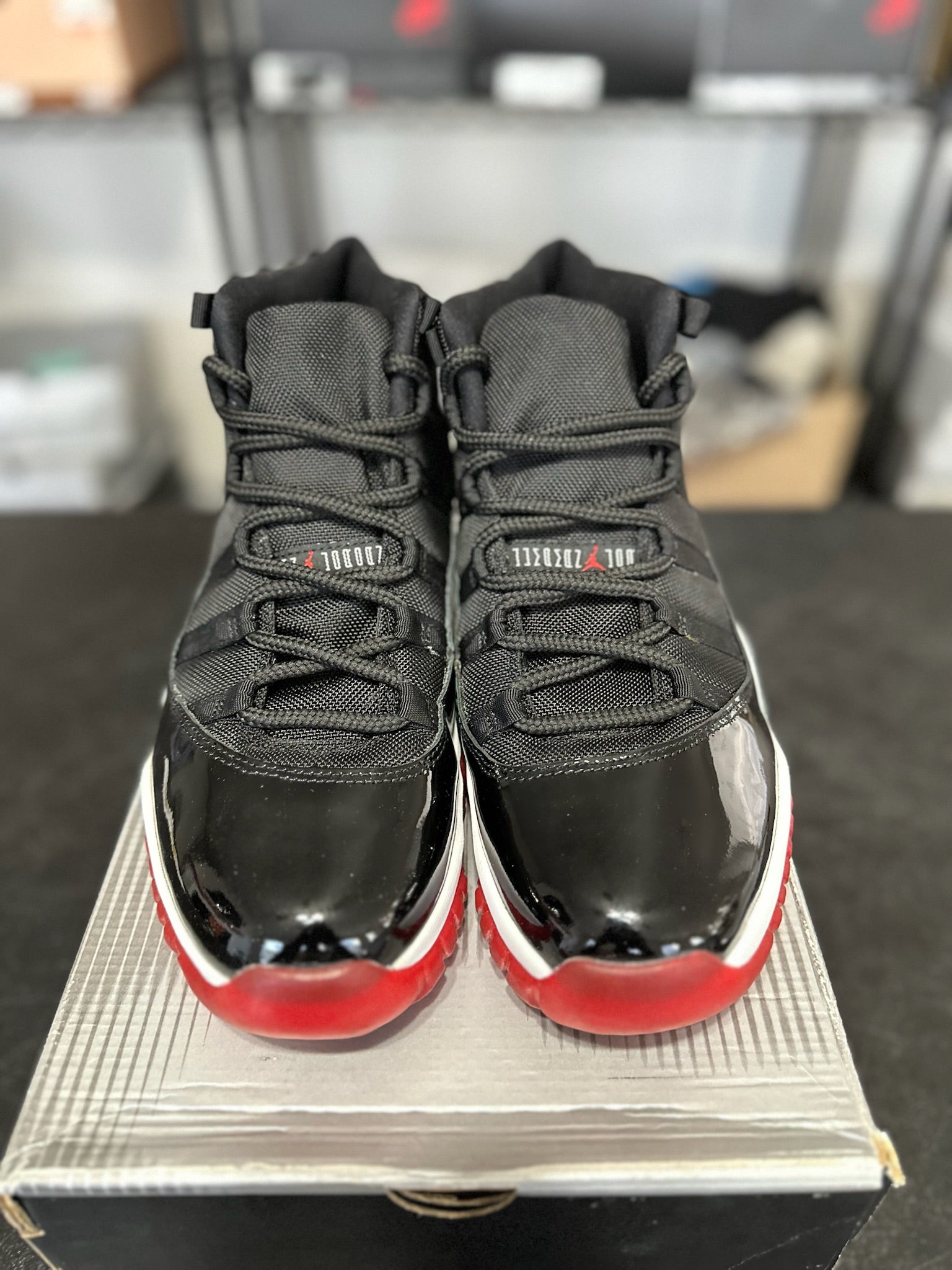 Size 12 - J11 Playoffs bred 2001