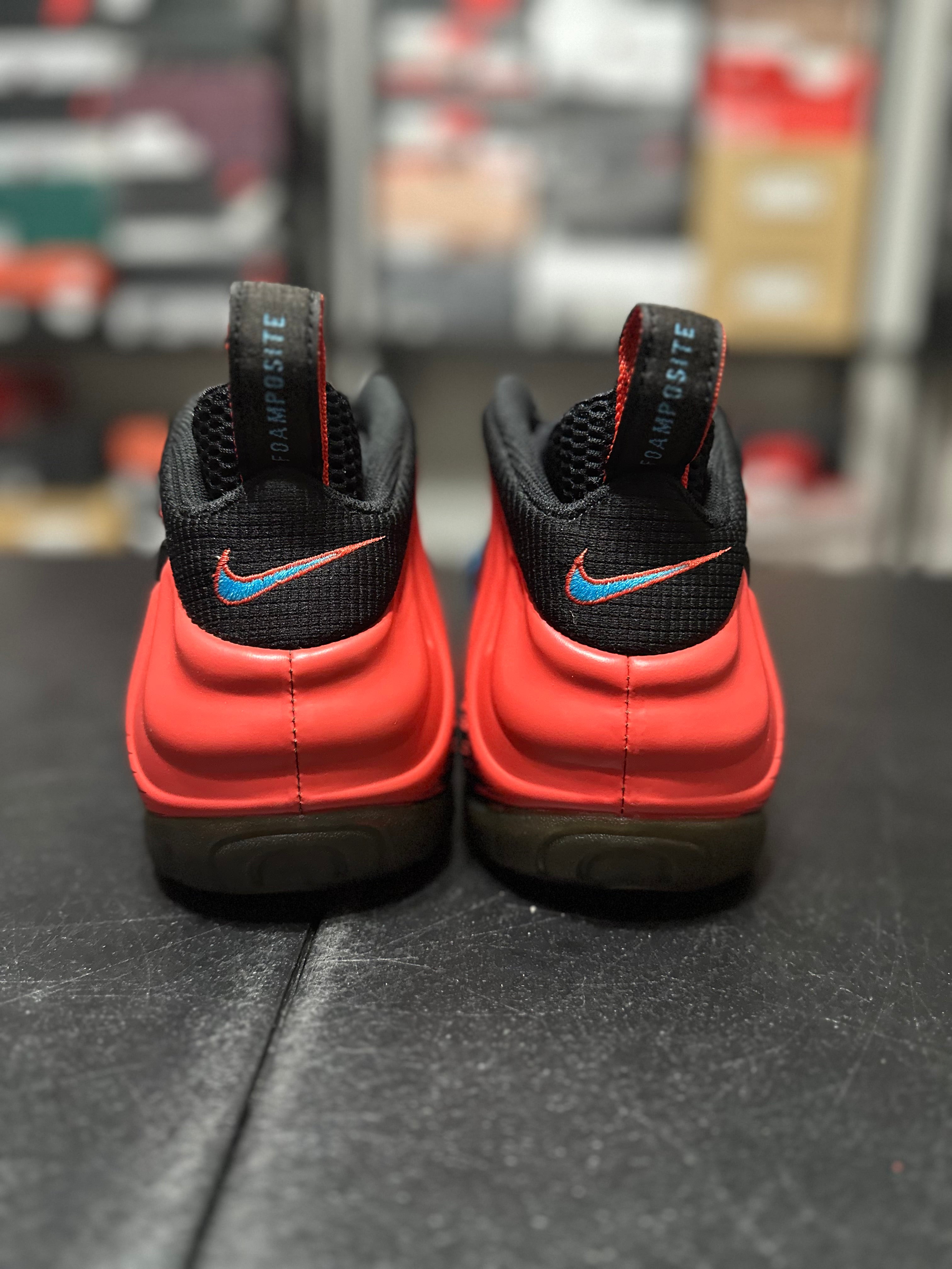 Size 11 - Foamposite pro Spider-Man